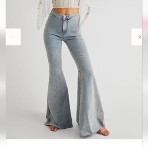 We The Free Just Float On Flare Jeans Bell Bottom Sea Mist Size 27 *Flaw